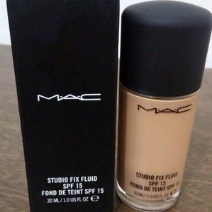 MAC Studio Fix Fluid Foundation NC30